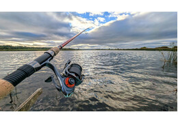 Co to jest casting i czym się różni casting od spinningu?